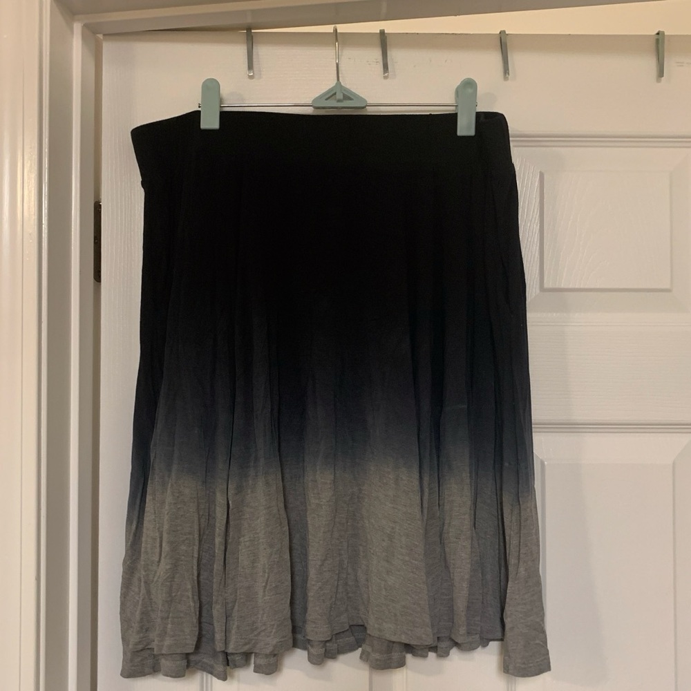 NEVER WORN Torrid 2 Mini Jersey Skater Skirt, Dip Dye, Navy and Gray - Picture 8 of 12
